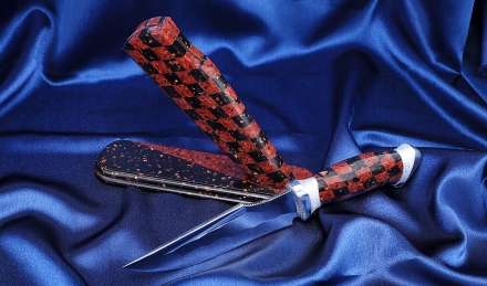 Подарочный Нож Носорог сталь Х12МФ полный камень рукоять акрил комбинированный с дюралью на подставке Подарочный Нож Носорог сталь Х12МФ полный камень рукоять акрил комбинированный с дюралью на подставке