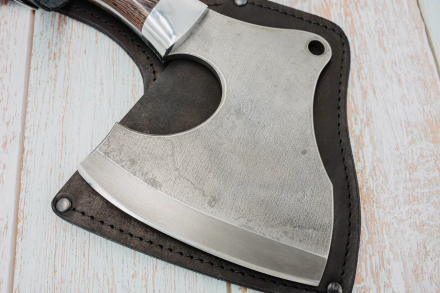 Топор - тяпка цельнометаллическая У8А накладки венге Топор - тяпка цельнометаллическая У8А накладки венге