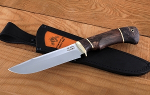 Нож Барракуда сталь M390 рукоять карельская береза стабилизированная коричневая+фиолетовая, латунь Нож Барракуда сталь M390 рукоять карельская береза стабилизированная коричневая+фиолетовая, латунь