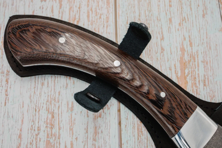 Топор - тяпка цельнометаллическая 95х18 накладки венге Топор - тяпка цельнометаллическая 95х18 накладки венге