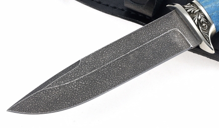 Нож Лидер сталь ХВ-5, рукоять карельская береза стабилизированная синяя, мельхиор Нож Лидер сталь ХВ-5, рукоять карельская береза стабилизированная синяя, мельхиор