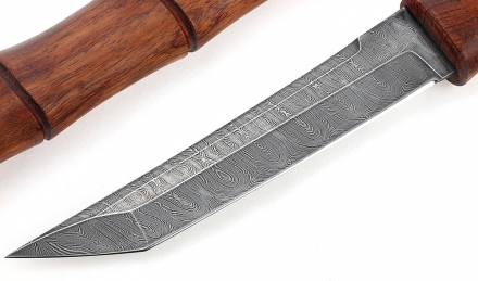 Эксклюзивный Нож Тантуха сталь дамаск, рукоять и ножны бубинга резные, на подставке