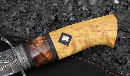Авторский Нож Лидер сталь дамаск торцевой, рукоять кость мамонта отборный кап клёна янтарь Авторский Нож Лидер сталь дамаск торцевой, рукоять кость мамонта отборный кап клёна янтарь