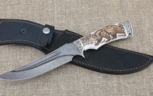 Авторский нож Легионер сталь дамаск с долом, рукоять мельхиор и рог лося с выжиганием Авторский нож Легионер сталь дамаск с долом, рукоять мельхиор и рог лося с выжиганием