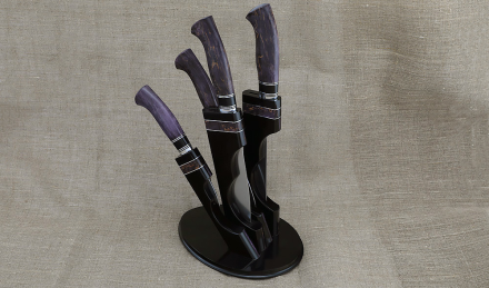 Кухонный набор из 4 ножей сталь ВН с никелем  рукоять черный граб и стабилизированная карельская береза фиолетовая подставка акрил черный и карельская береза фиолетовая Кухонный набор из 4 ножей сталь ВН с никелем  рукоять черный граб и стабилизированная карельская береза фиолетовая подставка акрил черный и карельская береза фиолетовая