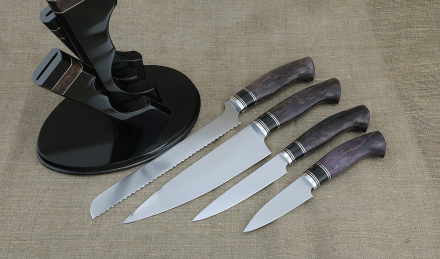 Кухонный набор из 4 ножей сталь ВН с никелем  рукоять черный граб и стабилизированная карельская береза фиолетовая подставка акрил черный и карельская береза фиолетовая Кухонный набор из 4 ножей сталь ВН с никелем  рукоять черный граб и стабилизированная карельская береза фиолетовая подставка акрил черный и карельская береза фиолетовая