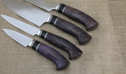 Кухонный набор из 4 ножей сталь ВН с никелем  рукоять черный граб и стабилизированная карельская береза фиолетовая подставка акрил черный и карельская береза фиолетовая Кухонный набор из 4 ножей сталь ВН с никелем  рукоять черный граб и стабилизированная карельская береза фиолетовая подставка акрил черный и карельская береза фиолетовая