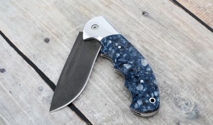 Складной нож "Ястреб" сталь х12мф, накладки акрил синий