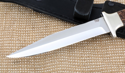 Нож Молния Х12МФ цельнометаллический рукоять мельхиор, карельская береза коричневая Нож Молния Х12МФ цельнометаллический рукоять мельхиор, карельская береза коричневая