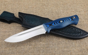 Нож Амур Sandvik 12C27 с долом, рукоять микарта синяя 