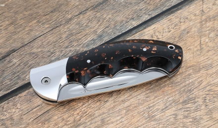 Складной нож "Ястреб" сталь х12мф, накладки акрил коричневый Складной нож "Ястреб" сталь х12мф, накладки акрил коричневый