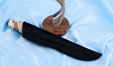 Премиум славянский Нож Коловрат дамаск торцевой кость мамонта железное дерево, мельхиор на подставке Премиум славянский Нож Коловрат дамаск торцевой кость мамонта железное дерево, мельхиор на подставке