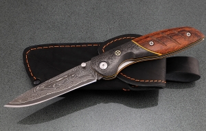 Нож складной Аист дамаск ламинированный накладки железное дерево карбон