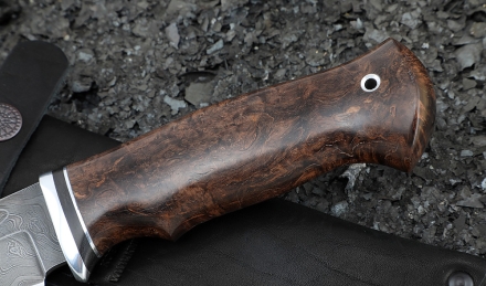 Нож Амур дамаск с долом, рукоять карельская береза коричневая Нож Амур дамаск с долом, рукоять карельская береза коричневая