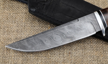 Нож Гюрза сталь дамаск рукоять карельская береза коричневая Нож Гюрза сталь дамаск рукоять карельская береза коричневая