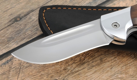 Складной нож "Ястреб" сталь х12мф, накладки палисандр Складной нож "Ястреб" сталь х12мф, накладки палисандр