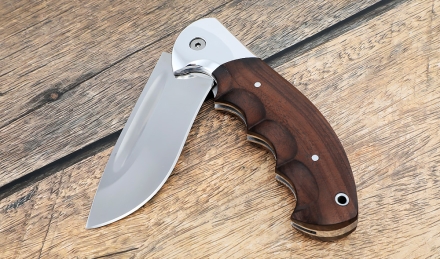 Складной нож "Ястреб" сталь х12мф, накладки палисандр Складной нож "Ястреб" сталь х12мф, накладки палисандр