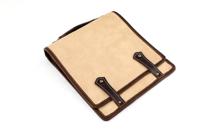 Набор ножей для стейка Elmax акрил белый в чехле из кожи 100% растительного дубления производства фабрики LA BRETAGNA Набор ножей для стейка Elmax акрил белый в чехле из кожи 100% растительного дубления производства фабрики LA BRETAGNA