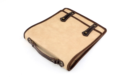 Набор ножей для стейка Elmax акрил белый в чехле из кожи 100% растительного дубления производства фабрики LA BRETAGNA Набор ножей для стейка Elmax акрил белый в чехле из кожи 100% растительного дубления производства фабрики LA BRETAGNA