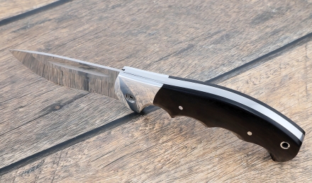 Складной нож "Ястреб" сталь 95х18, накладки черный граб Складной нож "Ястреб" сталь 95х18, накладки черный граб