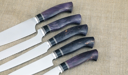 Кухонный набор ножей из стали ВН-01 с никелем рукоять карельская береза фиолетовая на подставке Кухонный набор ножей из стали ВН-01 с никелем рукоять карельская береза фиолетовая на подставке