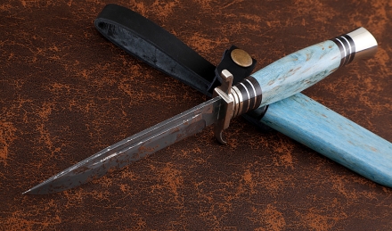 Реплика Финки нескладная НКВД D2 мельхиор рукоять и ножны карельская береза синяя Реплика Финки нескладная НКВД D2 мельхиор рукоять и ножны карельская береза синяя