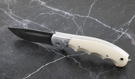 Складной нож "Ястреб" сталь дамаск, накладки акрил белый