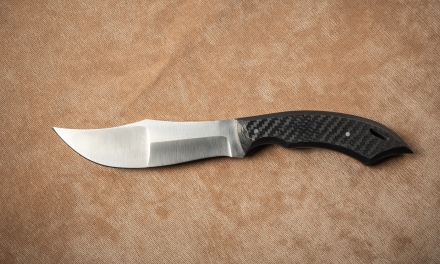 Цельнометаллический нож "Лось" сталь х12мф накладки карбон Цельнометаллический нож "Лось" сталь х12мф накладки карбон