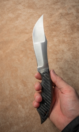 Цельнометаллический нож "Лось" сталь х12мф накладки карбон Цельнометаллический нож "Лось" сталь х12мф накладки карбон