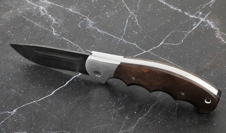 Складной нож "Ястреб" сталь дамаск, накладки карельская береза коричневая