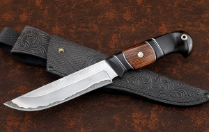 Нож Косуля дамаск ламинированный черный граб железное дерево карбон