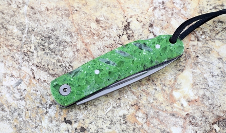 Складной нож Колибри, сталь Elmax, рукоять накладки акрил зеленый Складной нож Колибри, сталь Elmax, рукоять накладки акрил зеленый