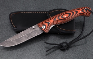 Нож складной Стрелок, сталь дамаск, рукоять накладки микарта оранж Нож складной Стрелок, сталь дамаск, рукоять накладки микарта оранж