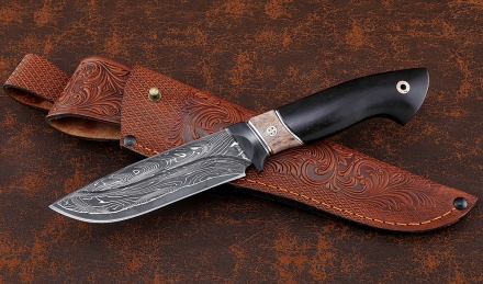 Нож Странник дамаск ламинированный с долом рукоять карбон карельская береза коричневая черный граб