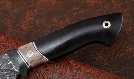 Нож Странник дамаск ламинированный с долом рукоять карбон карельская береза коричневая черный граб