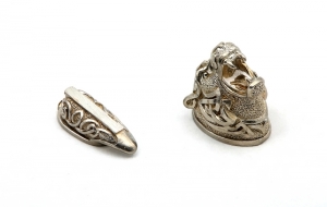 Комплект литья №31 для ножа: гарда и навершие.