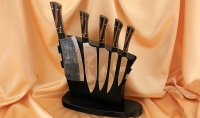 Подставка из венге с магнитными полосами, набором из 4 ножей и тяпки 95х18, G10 чернооранжевая - Подставка из венге с магнитными полосами, набором из 4 ножей и тяпки 95х18, G10 чернооранжевая
