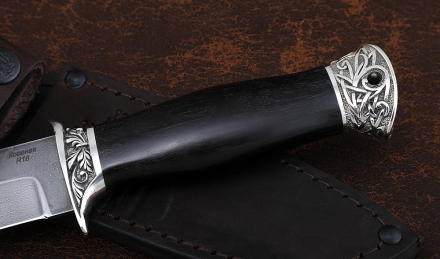 Нож Лидер сталь Р18, рукоять черный граб, мельхиор Нож Лидер сталь Р18, рукоять черный граб, мельхиор
