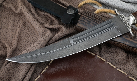 Коллекционный Нож Хабиб сталь дамаск, рукоять и ножны дерево венге