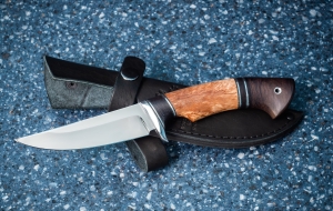 Нож Лютик сталь 95х18 рукоять черный граб и стабилизированная карельская береза янтарь