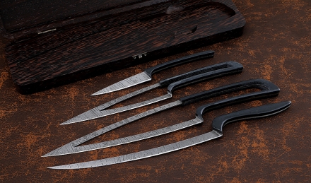 Набор ножей "Матрешка" сталь Х12МФ рукоять акрил черный в шкатулке дерево венге Набор ножей "Матрешка" сталь Х12МФ рукоять акрил черный в шкатулке дерево венге