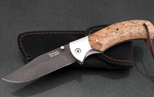 Нож складной Дельфин, сталь Х12МФ, рукоять накладки карельская береза с дюралью Нож складной Дельфин, сталь Х12МФ, рукоять накладки карельская береза с дюралью