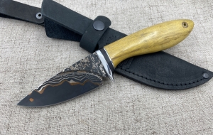 Нож "Барсук" сталь ламинированный дамаск, рукоять ясень желтый 