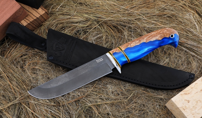 Нож Косуля сталь Х12МФ, рукоять карельская береза искусственный камень синий