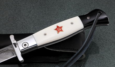 Нож Финка НКВД складная дамаск со штифтом акрил белый+черный с красной звездой Нож Финка НКВД складная дамаск со штифтом акрил белый+черный с красной звездой
