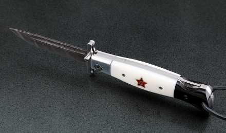 Нож Финка НКВД складная дамаск со штифтом акрил белый+черный с красной звездой Нож Финка НКВД складная дамаск со штифтом акрил белый+черный с красной звездой