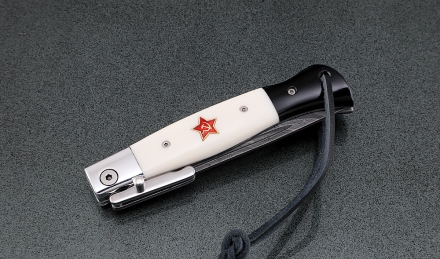 Нож Финка НКВД складная дамаск со штифтом акрил белый+черный с красной звездой Нож Финка НКВД складная дамаск со штифтом акрил белый+черный с красной звездой