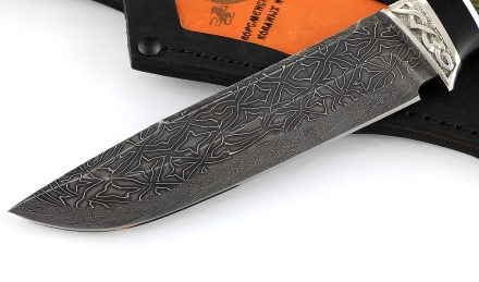 Нож Барракуда сталь дамаск торцевой, рукоять карельская береза стабилизированная зеленая черный граб, мельхиор Нож Барракуда сталь дамаск торцевой, рукоять карельская береза стабилизированная зеленая черный граб, мельхиор