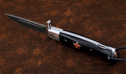 Нож Финка НКВД складная сталь дамаск накладки черный граб со звездой Нож Финка НКВД складная сталь дамаск накладки черный граб со звездой